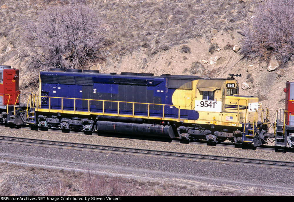 UTAH WB coal train has MK leaser SD45 MKCX #9541